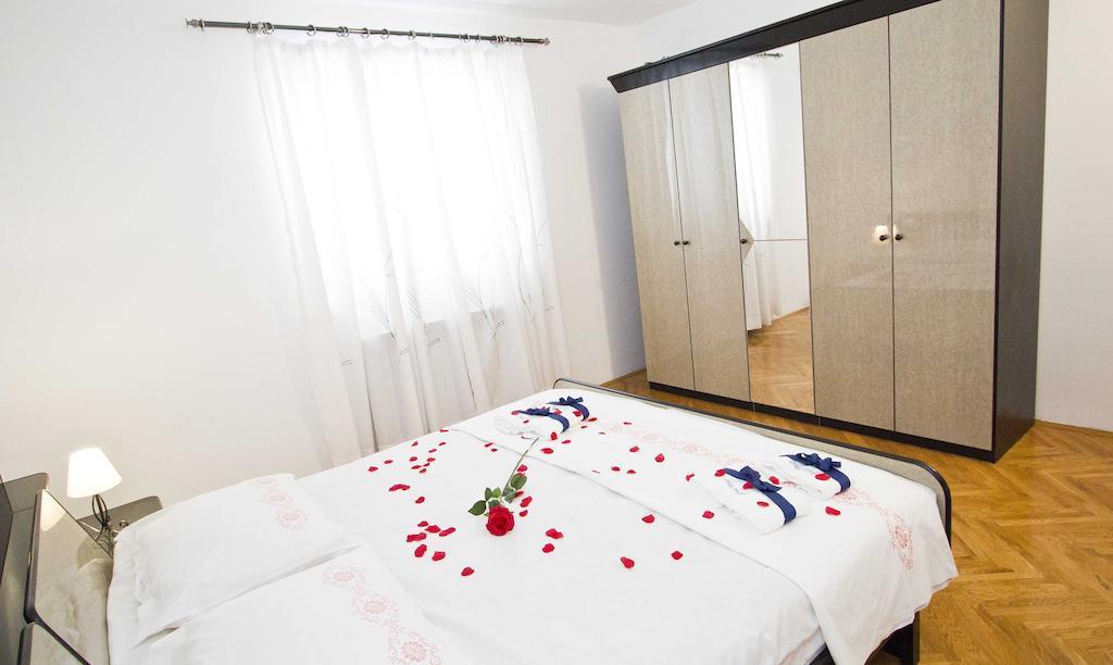 Apartment Pcelica Maja Podstrana Room photo